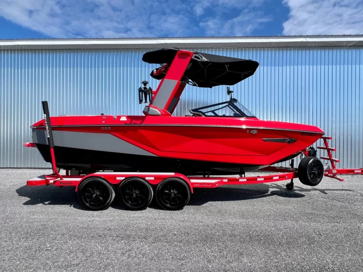 2022 SUPER AIR NAUTIQUE G23 + TOUTES OPTIONS $$$ + REMORQUE DLX + SEULEMENT 105 HR 