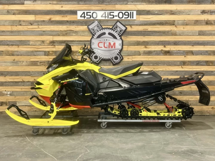 2022 BRP SKI-DOO RENEGADE X-RS 850 E-TEC 137'' + REV GEN4 + MODELE & COULEUR RARE + A1 