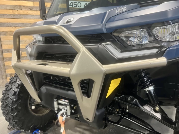 2025 BRP CAN-AM DEFENDER MAX CREW HD-10 LIMITED + 4X4 + DPS + HVAC + AUDIO + 5200 KM + GARANTIE + RARE & A1 