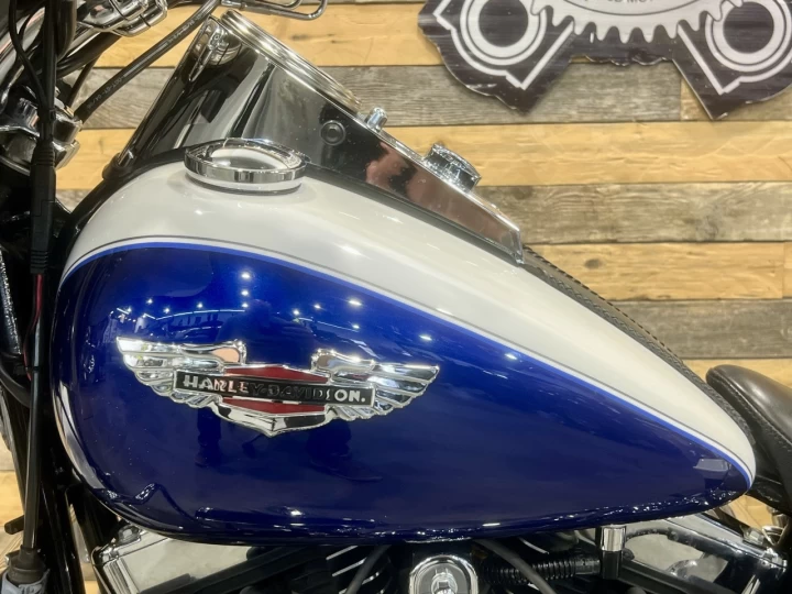 2006 HARLEY DAVIDSON FLSTN SOFTAIL DELUXE + LOOK UNIQUE & CUSTOM + ROUE AVANT 21'' + AUBAINE $$$ 