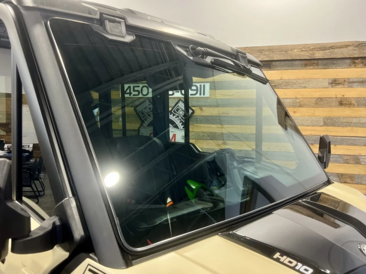 2025 BRP CAN-AM DEFENDER MAX CREW HD-10 LIMITED + 4WD + DPS + 650 KM SEULEMENT + 6 PASSAGERS + TOUTE ÉQUIPÉE+ RARE & A1 