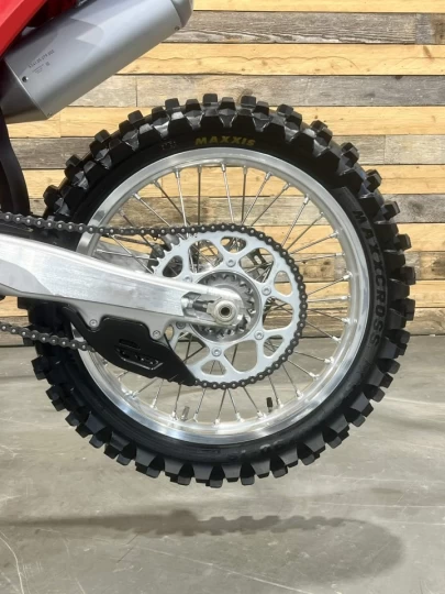 2024 GAS GAS MC 250F EFI + SEULEMENT 3 HR + DEMARREUR ELECTRIQUE + 4 TEMPS + RARE & CONDITION A1 