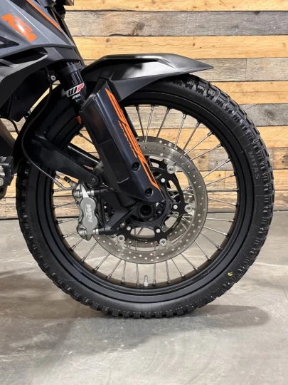 2021 KTM 890 ADVENTURE + A.B.S + BEAUCOUP D'ÉQUIPEMENTS INCLUS $$$ + 18595 KM + RARE & A1 