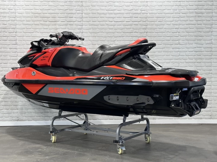 2016 BRP SEA-DOO RXT-X 260 H.P A/S PAR FOX + IBR + VTS + SEULEMENT 136 HR + 3 PASSAGERS + RARE & A1 