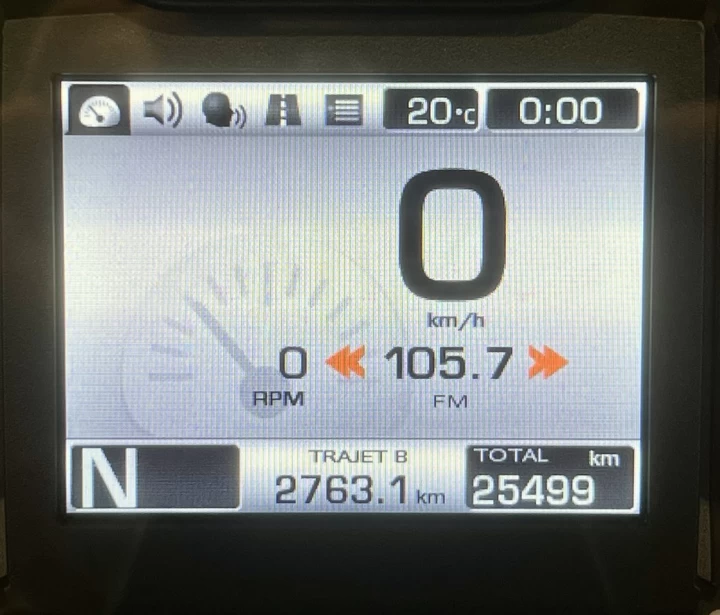 2017 BRP CAN-AM SPYDER RT-S SE-6 (SEMI-AUTOMATIQUE) ROTAX 1330 cc EFI + SEULEMENT 25499 KM + RARE & A1 