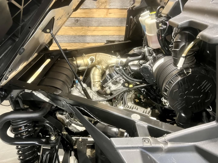 2018 BRP CAN-AM DEFENDER XT HD-10 + 4WD + DPS + BEAUCOUP D'ÉQUIPEMENTS $$$ + RARE & A1 