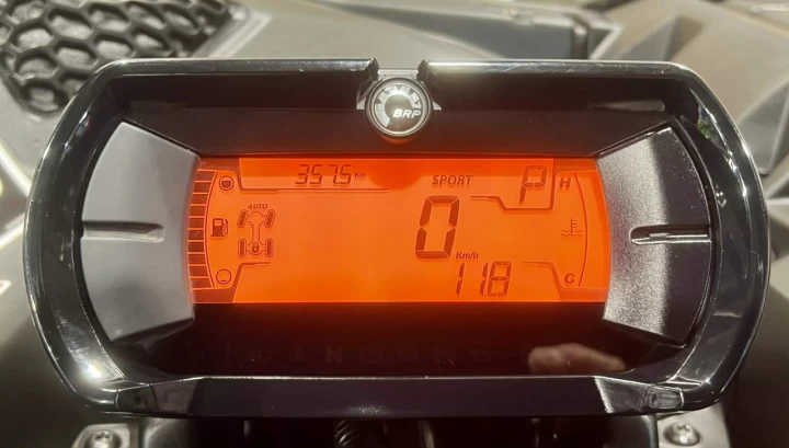 2023 BRP CAN-AM MAVERICK MAX X3 DS TURBO 135 HP + DPS + 4X4 + SEULEMENT 375 KM + CONDITION A1 