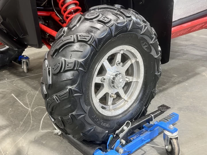 2011 POLARIS RZR XP 900 EFI + 4WD + FOX + SEULEMENT 5445 KM + RARE & CONDITION A1 