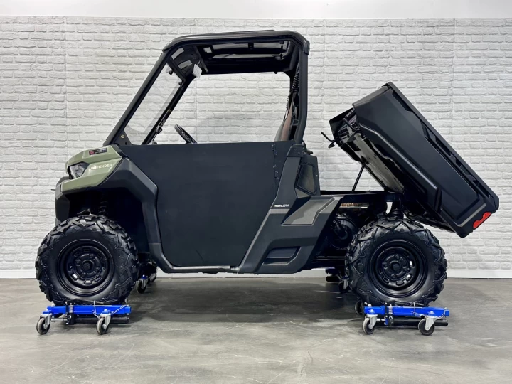 2017 BRP CAN-AM DEFENDER HD-5 EFI + 4WD + DPS + 3 PASSAGERS + SEULEMENT 4697 KM + RARE & PROPRE 