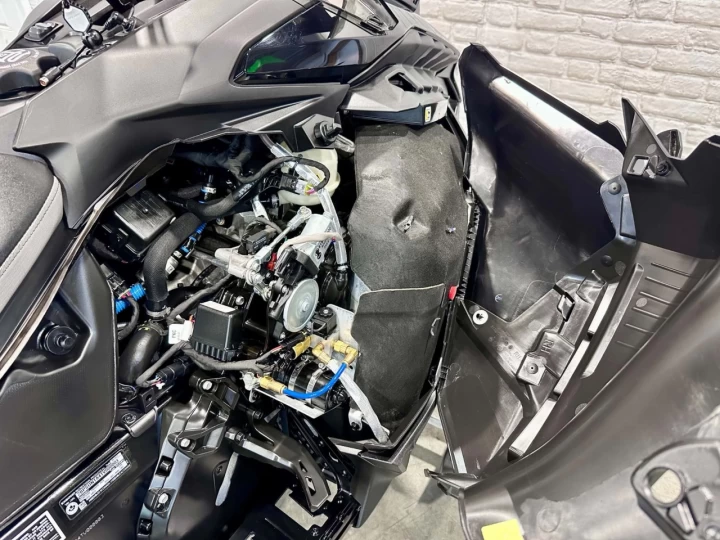 2026 BRP SKI-DOO RENEGADE ENDURO 900 ACE EFI 137'' + ECRAN 10'' + SUSPENSION A AIR + BAS KM + RARE & A1 
