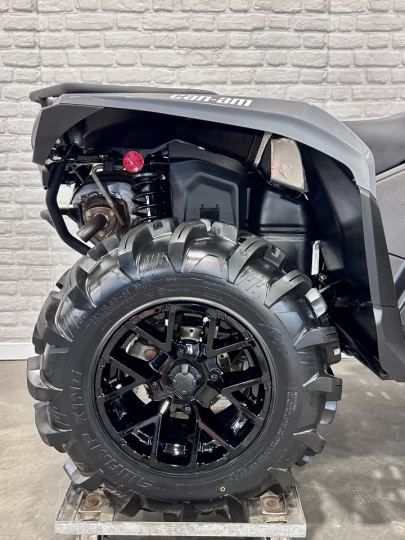 2026 BRP CAN-AM OUTLANDER X-MR 700 EFI + 4WD + DPS + SEULEMENT 815 KM + GARANTIE B.E.S.T 2030 + RARE & A1 