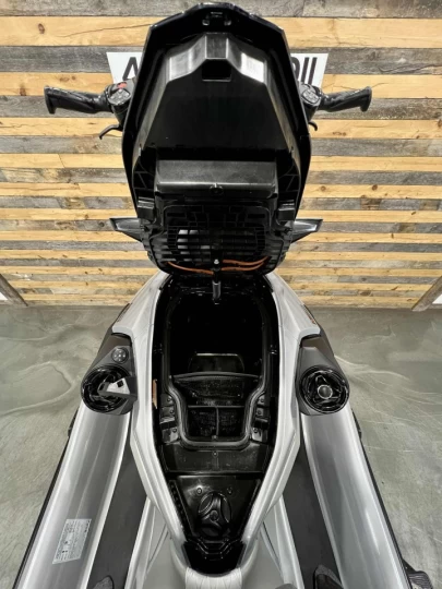 2021 BRP SEA-DOO GTX LIMITED 300 HP + IBR + VTS + IDF + AUDIO PREMIUM + SEULEMENT 35 HR + 3 PASSAGERS + CONDITION A1 