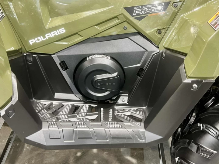 2023 POLARIS SPORTSMAN 450 H.O EFI + 4X4 + SEULEMENT 9 KM + PARE CHOC HD + CONDITION IMPECCABLE A1 