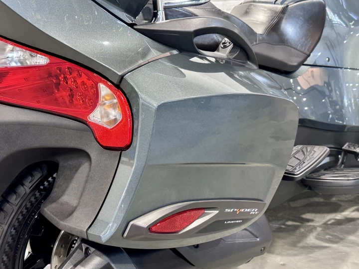2018 BRP CAN-AM SPYDER RT LIMITED EDITION DARK SE-6 (SEMI-AUTOMATIQUE) ROTAX 1330 cc ACE EFI + 56197 KM + RARE & A1 