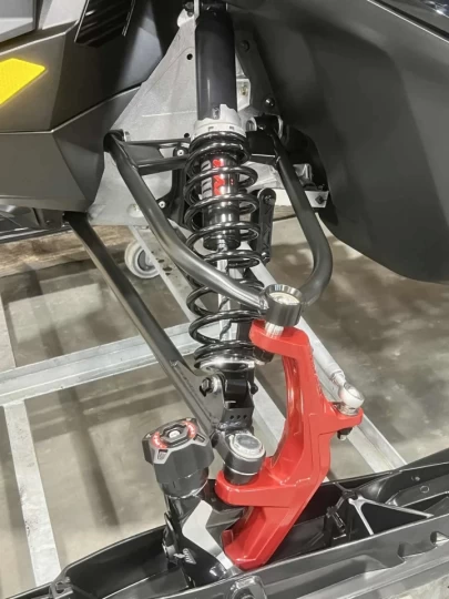 2025 BRP SKI-DOO RENEGADE ENDURO 900 ACE TURBO 130 H.P I.T.C 137'' + REV GEN5 + ECRAN COULEUR 10'' + GPS + AIR RIDE + SEULEMENT 2836 KM 