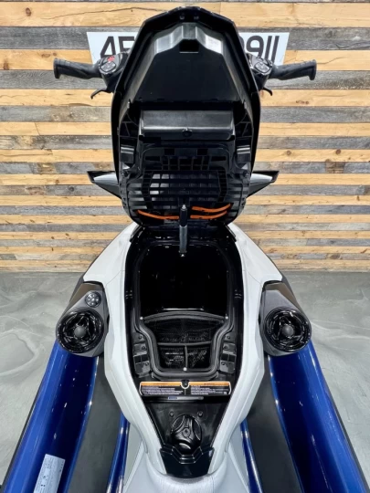 2023 BRP SEA-DOO GTX LIMITED 300 H.P + IBR + VTS + IDF + AUDIO PREMIUM + ENSEMBLE TECH + 3 PLACES + SEULEMENT 51 HR 