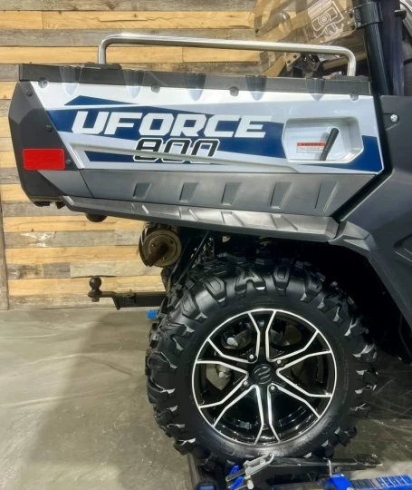 2023 CF MOTO U-FORCE 800 LX EFI + 4X4 + EPS + SEULEMENT 1296 KM + GARANTIE MAI 2028 + CONDITION A1 
