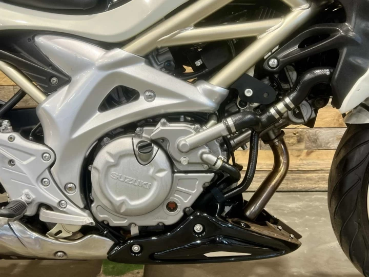 2009 SUZUKI SFV 650 GLADIUS + 51112 KM + PETITE PLAQUE $$$ + RARE & A1 