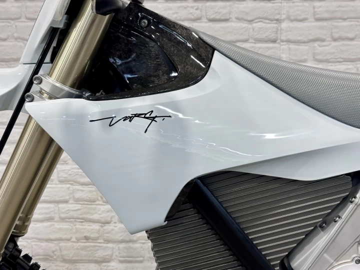 2026 STARK FUTURE VARG EX 60 HP @ 80 HP (ALPHA) + 100% ÉLECTRIQUE LÉGALE SUR ROUTE + NEUF 0 KM + GARANTIE 2 ANS + RARE & A1 