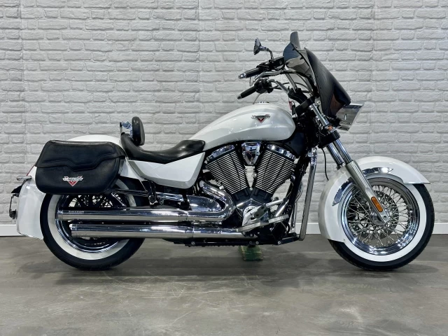 VICTORY BOARDWALK 1731 cc = 110 p.c EFI + CRUISER - TOURING + RARE & A1  2013