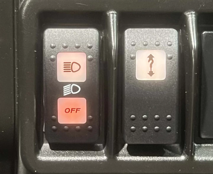 2024 BRP CAN-AM DEFENDER CAB HD-9 EFI + 4X4 + D.P.S + SEULEMENT 6972 KM + RARE & CONDITION A1 