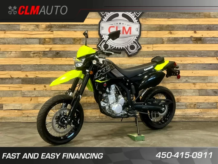 2023 KAWASAKI KLX 300 SM - SUPER MOTARD + LÉGALE SUR LA ROUTE + SEULEMENT 8 KM 