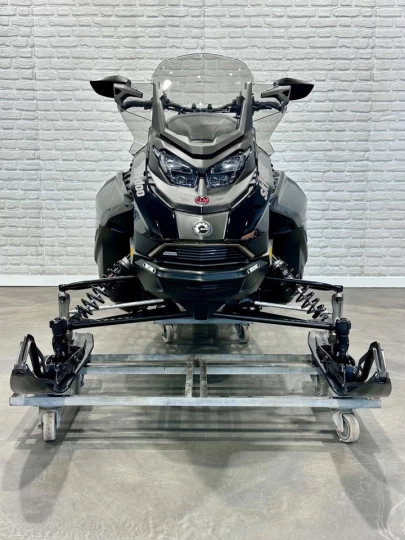 2026 BRP SKI-DOO RENEGADE ENDURO 900 ACE EFI 137'' + ECRAN 10'' + SUSPENSION A AIR + BAS KM + RARE & A1 