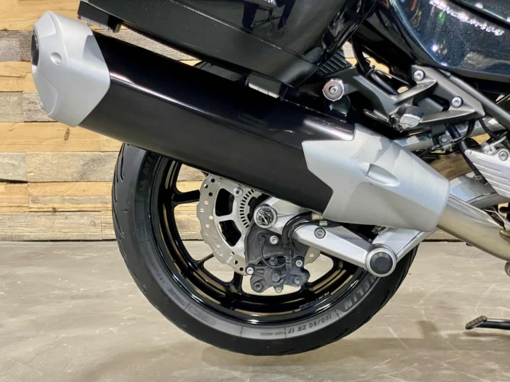 2015 KAWASAKI CONCOURS 14 ABS + SEULEMENT 32865 KM + SACCOCHE + PARE-BRISE GIVI 