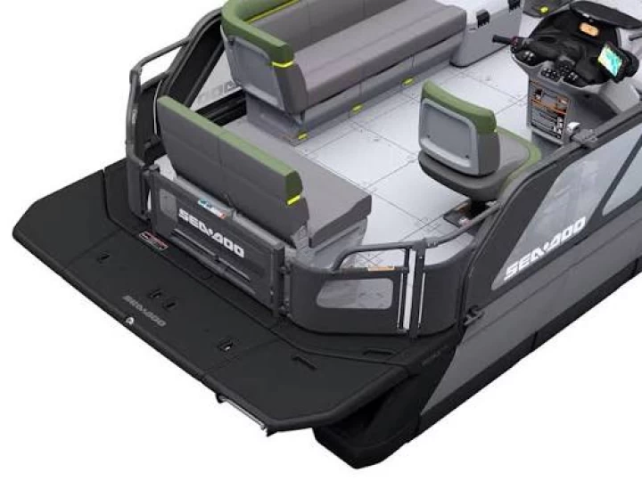 2025 BRP SEA-DOO SWITCH 18' EDITION FISH 170 H.P + IBR + IDF + AUDIO + GPS + TOIT BIMINI + REMORQUE + SEULEMENT 4 HR 