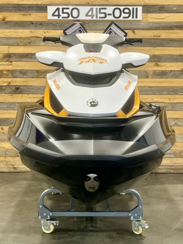 BRP SEA-DOO RXT 260 HP IS = SUSPENSION INTELLIGENTE + SEULEMENT 117 HR + 3 PASSAGERS + MODELE RARE +  2012