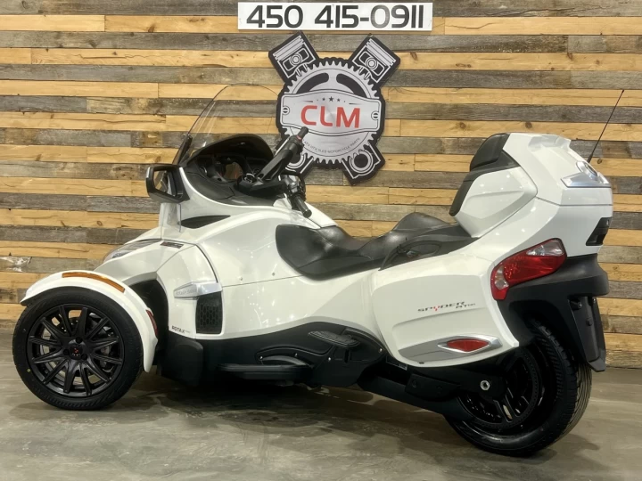 2017 BRP CAN-AM SPYDER RT-S SE-6 (SEMI-AUTOMATIQUE) ROTAX 1330 cc EFI + SEULEMENT 25499 KM + RARE & A1 