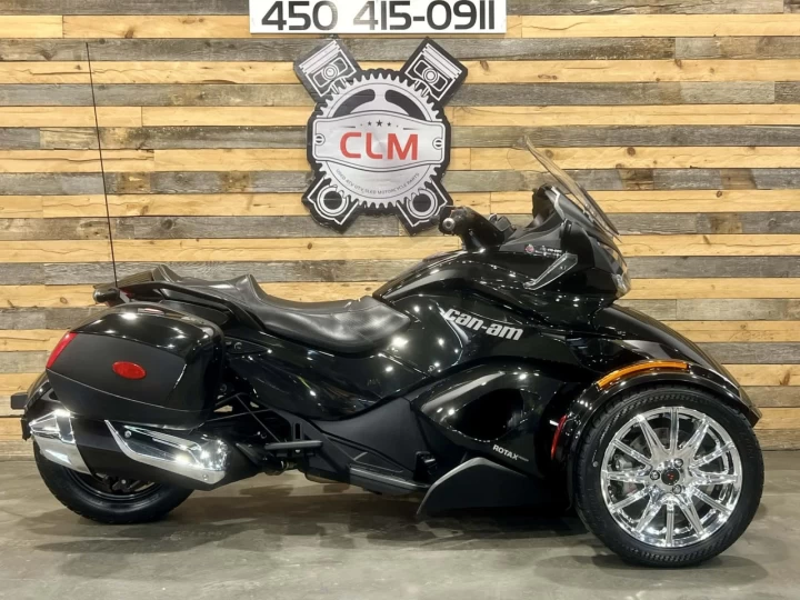2015 BRP CAN-AM SPYDER ST LIMITED SE-5 (SEMI-AUTOMATIQUE) + BAS KM 26699 KM + GPS + RADIO + SACCOCHE + COULEUR RARE & A1 