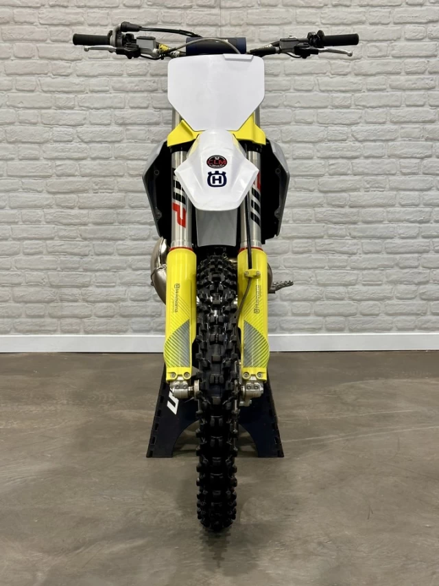 HUSQVARNA TC 250 EFI + 2 TEMPS + MX - MOTOCROSS + SEULEMENT 9. 6 HR + RARE & A1  2024