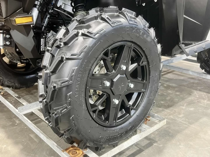 2024 POLARIS SPORTSMAN XP 1000 EFI EDITION HUNTER / CHASSEUR + CAMO + 4X4 + EPS + SEULEMENT 4 KM + TOUTE ÉQUIPÉE + RARE & A1 
