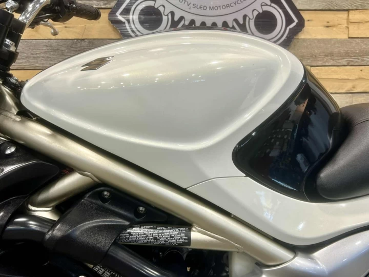 2009 SUZUKI SFV 650 GLADIUS + 51112 KM + PETITE PLAQUE $$$ + RARE & A1 