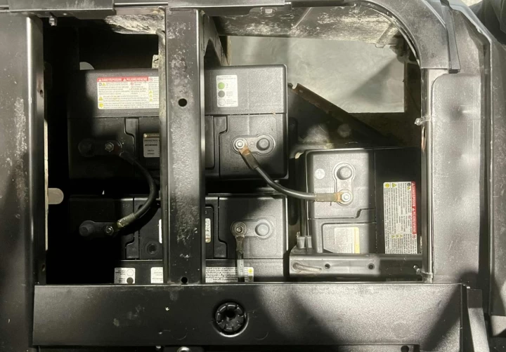 2017 POLARIS RANGER EV - VEHICULE ELECTRIQUE + 4X4 + 2 PASSAGERS + 4 PNEUS NEUFS 