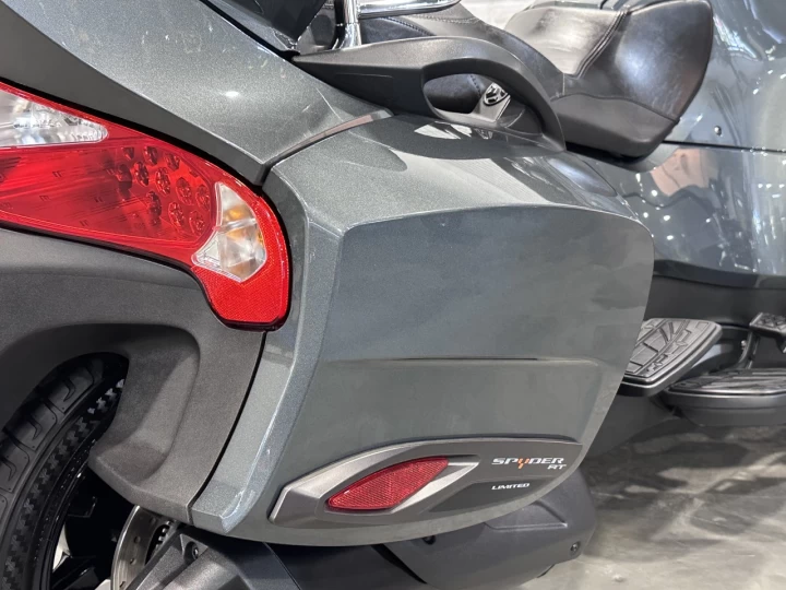 2018 BRP CAN-AM SPYDER RT LIMITED EDITION DARK SE-6 (SEMI-AUTOMATIQUE) ROTAX 1330 cc ACE EFI + 56197 KM + RARE & A1 