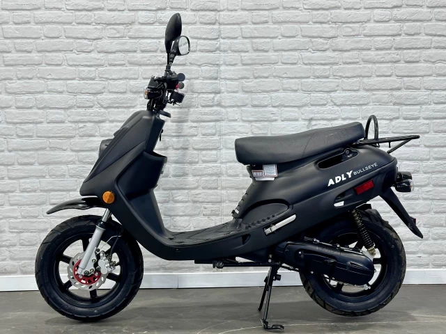 ADLY SCOOTER BULLSEYE GTC 50 cc + 2 TEMPS + NEUF 0 KM + EN INVENTAIRE & LIVRAISION RAPIDE  2026