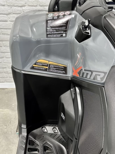 2026 BRP CAN-AM OUTLANDER X-MR 700 EFI + 4WD + DPS + SEULEMENT 815 KM + GARANTIE B.E.S.T 2030 + RARE & A1 