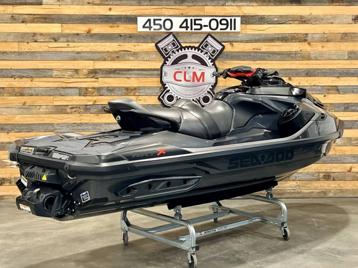 2022 BRP SEA-DOO RXT-X 300 HP + IBR + VTS + AUDIO PREMIUM + ENSEMBLE TECH + 3 PASSAGERS + 46 HR SEULEMENT 