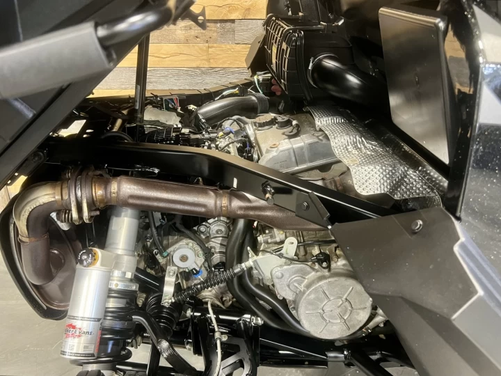 2023 POLARIS GENERAL 4 XP 1000 DLX-DELUXE EDITION + 4X4 + EPS + RIDE COMMAND GPS - AUDIO + 4 PASSAGERS + GARANTIE SEPT 2028 