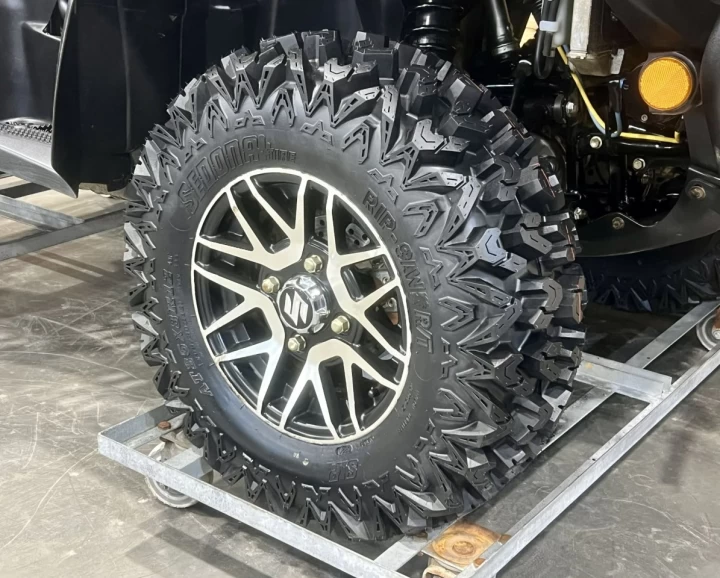 2019 SUZUKI KING QUAND AXI + 4X4 + EPS + 6758 KM + NOIR SATIN + RARE & A1 