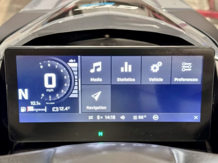 2025 BRP SEA-DOO GTX LIMITED 325 HP + IBR + VTS + IDF + AUDIO + ECRAN 10'' + 3 PASSAGGERS + SEULEMENT 10 HR + COULEUR RARE & A1 