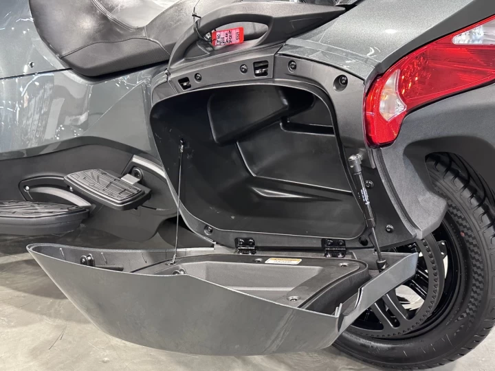 2018 BRP CAN-AM SPYDER RT LIMITED EDITION DARK SE-6 (SEMI-AUTOMATIQUE) ROTAX 1330 cc ACE EFI + 56197 KM + RARE & A1 