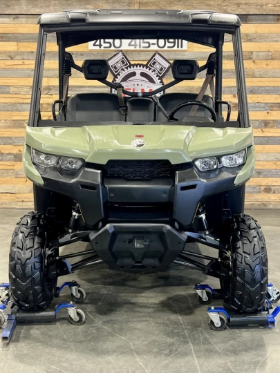 2016 BRP CAN-AM DEFENDER HD-8 EFI + 4X4 + D.P.S + 3 PASSAGERS + 2758 KM SEULEMENT 