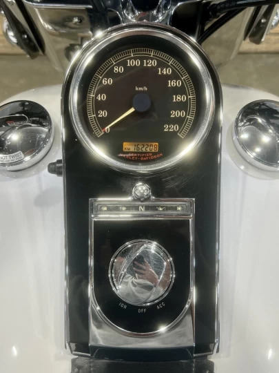 2006 HARLEY DAVIDSON FLSTN SOFTAIL DELUXE + LOOK UNIQUE & CUSTOM + ROUE AVANT 21'' + AUBAINE $$$ 
