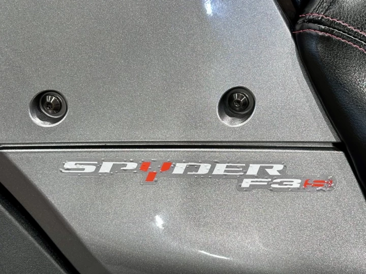 2015 BRP CAN-AM SPYDER F3-S SE-6 (SEMI-AUTOMATIQUE) + ROTAX 1330 cc + FOX + PARE-BRISE + DOSSIER + RARE & A1 