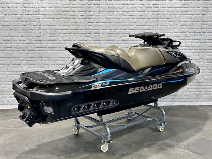 2016 BRP SEA-DOO GTX LIMITED 260 HP I.S = SUSPENSION INTELLIGENTE + IBR + VTS + 124 HR SEULEMENT + 3 PASSAGERS 