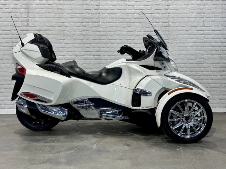 2018 BRP CAN-AM SPYDER RT LIMITED + SE-6 (SEMI-AUTOMATIQUE) + ROTAX 1330 EFI + ENSEMBLE CHROME + RARE & A1 
