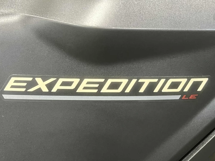 2023 BRP SKI-DOO EXPEDITION L.E EDITION LIMITÉE 900 ACE TURBO 130 HP + WT-WIDE TRACK 20" + BANC 2 PASSAGERS + COFFRE LINQ 